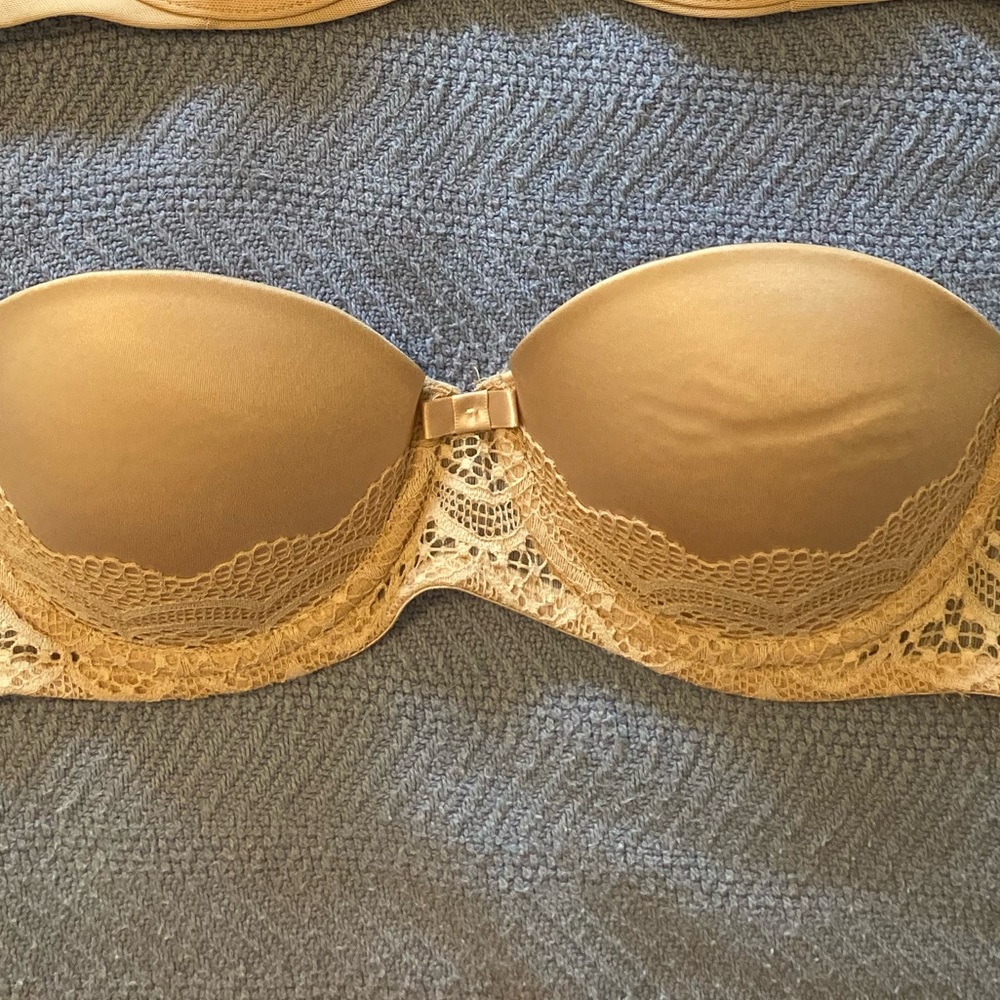 Beautiful extra soft push up bra strapless